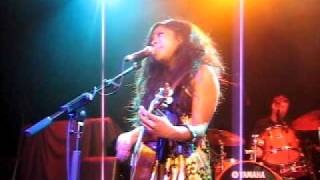 Zee Avi live in Singapore - Kantoi