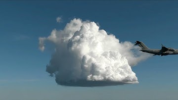 Houdini aircraft flying through dynamic clouds 20.5 production, XPU rendering