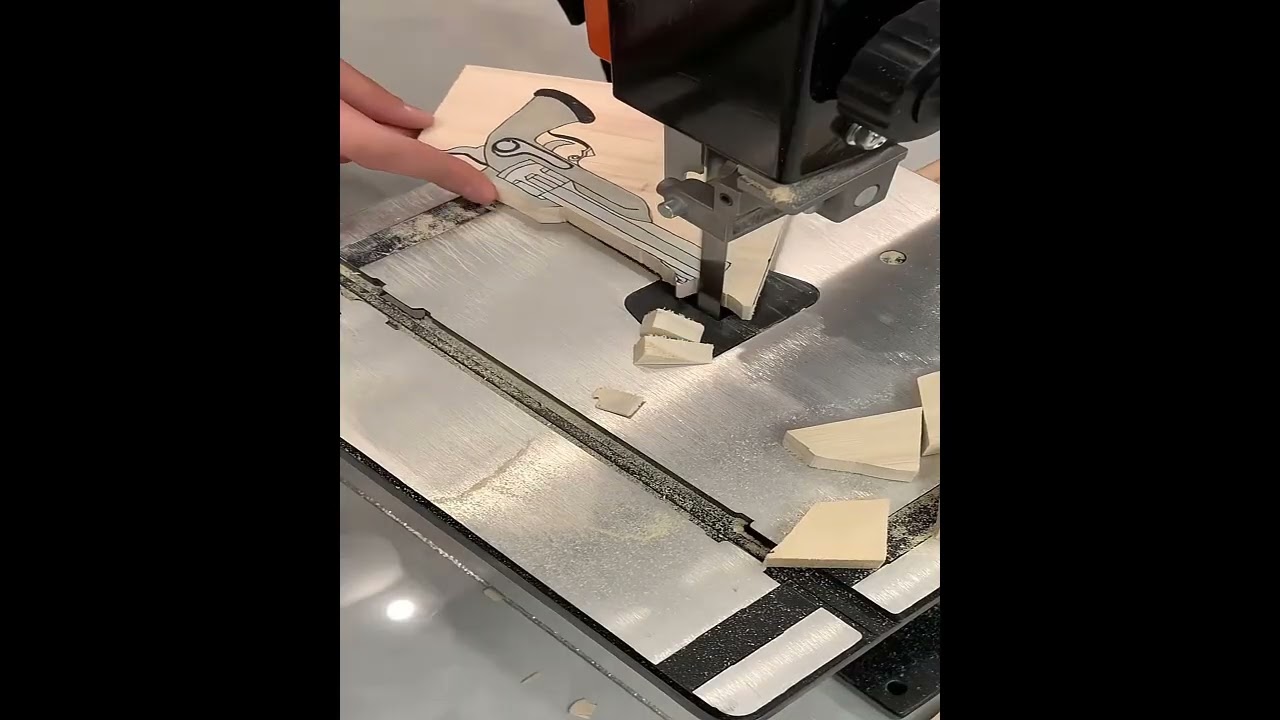 WOODWORKING SKILLARTS.