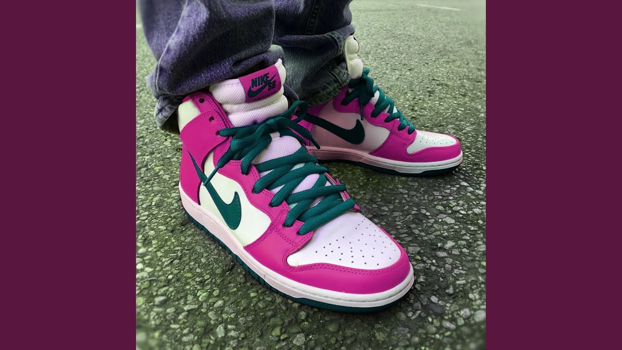 magenta nike dunks