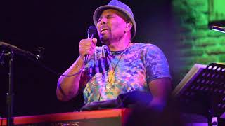 Video thumbnail of "Aaron Neville Amazing Grace Dont Know Much Mar 5 2019 Chicago nunupics"