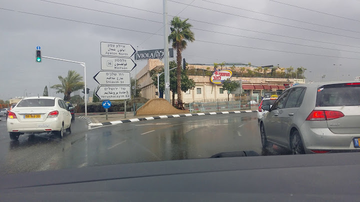 למה להסתכל במראות ולאותת כשאפשר פשוט להתפרץ לנתיב שלי? (4K)