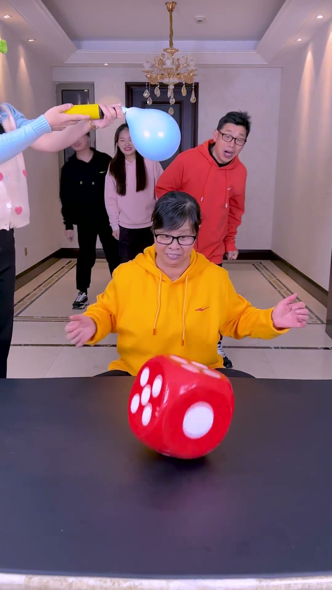 Balloon Inflation Challenge! Who's Unlucky?#Funnyfamily#Partygames#Shorts#Challenge