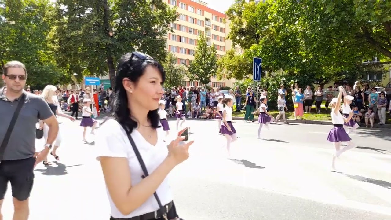 Kmochův Kolín 2024 - Průvod.