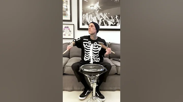 🔥 TRAVIS BARKER Showing Why He's The G.O.A.T 🐐  #shorts #shortsfeed #travisbarker #drummer