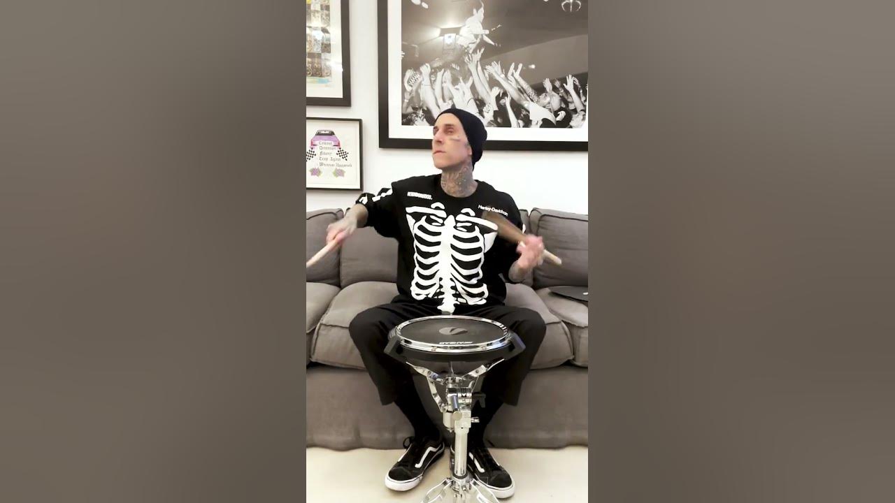 🔥 TRAVIS BARKER Showing Why He's The G.O.A.T 🐐  #shorts #shortsfeed #travisbarker #drummer