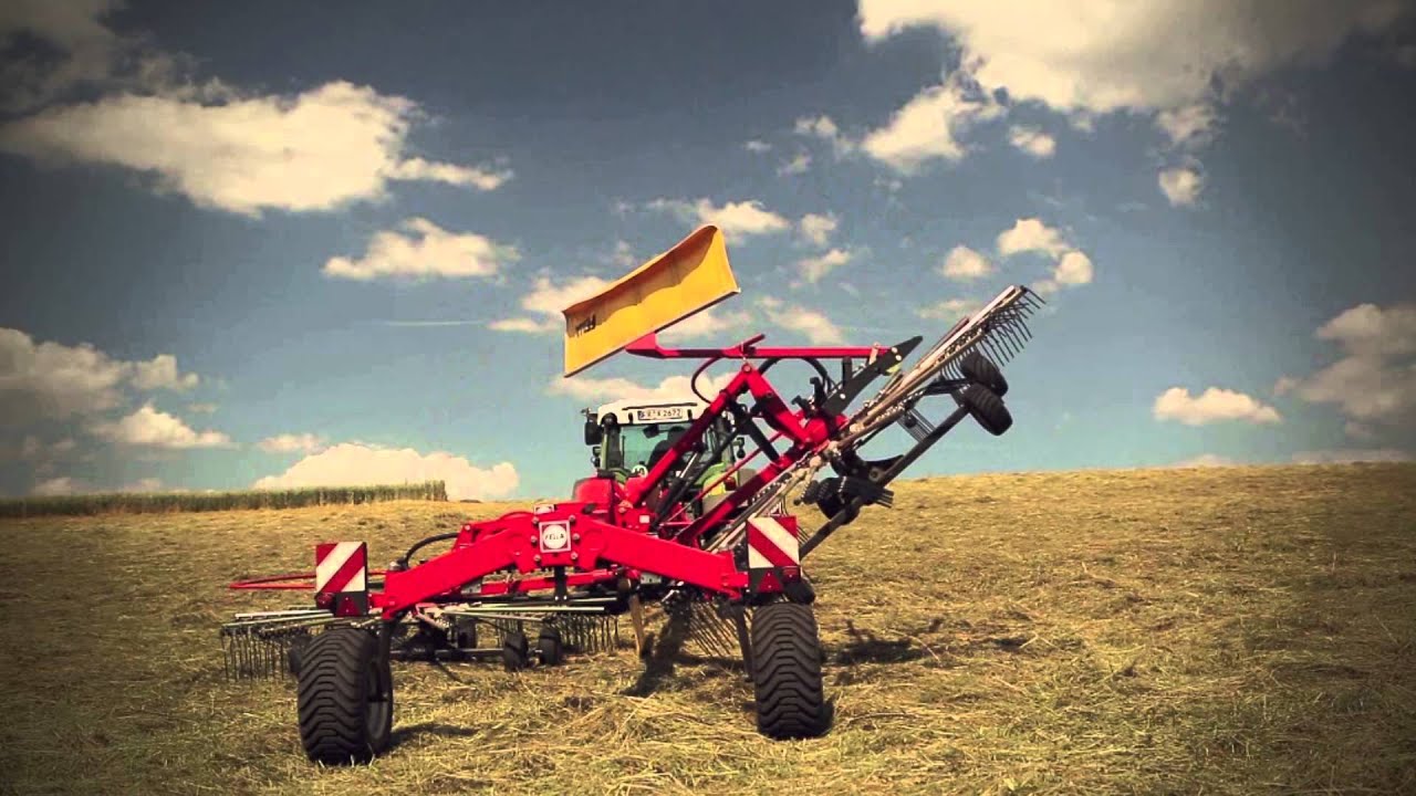 Zgrabiarka dwuwirnikowa z bocznym odkładaniem pokosu Fella TS 7850