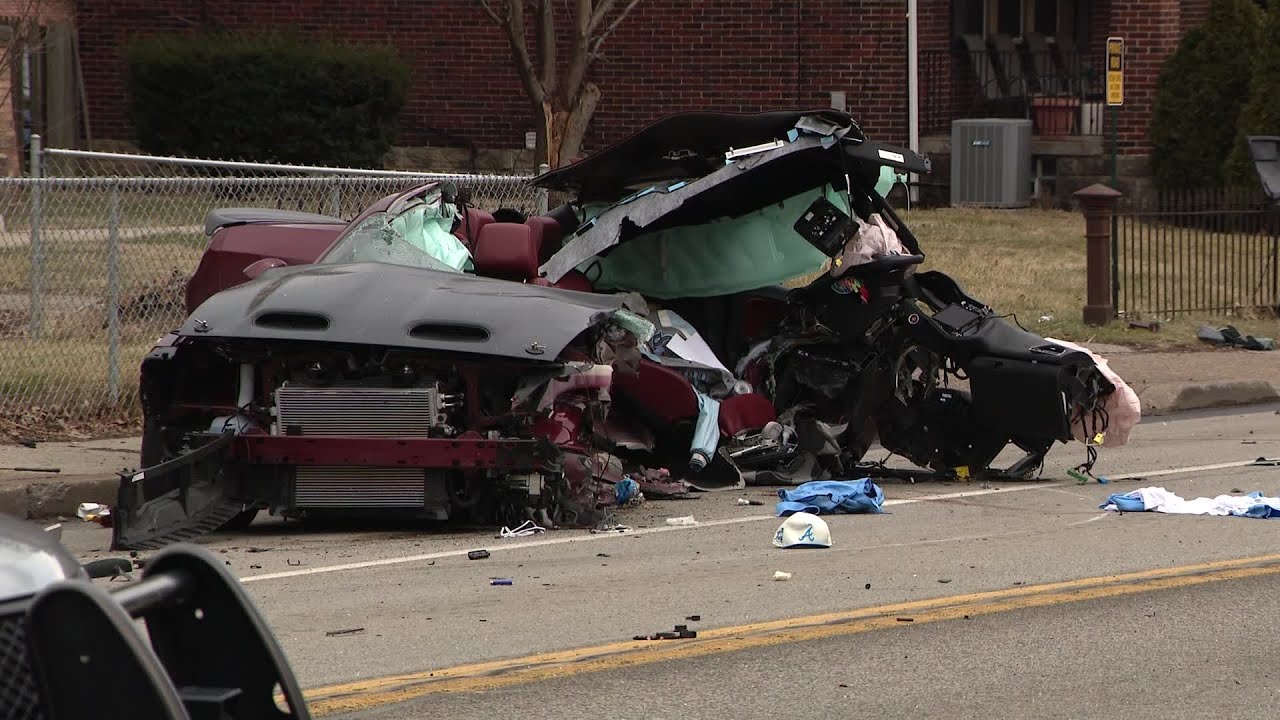 Car slams into light pole in Pittsburgh neighborhood, driver in ...