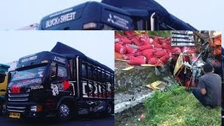 #TrukCabe#NdoroPutriLampung#TolCipali Kecelakaan Truk Cabe Ndoro Putri di tol Cipali KM 144