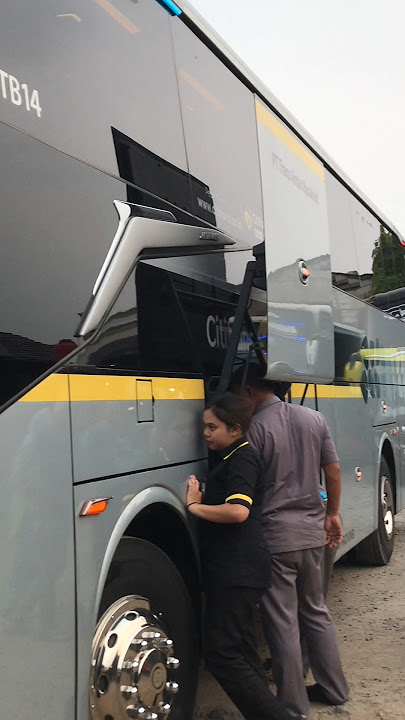 WADUH ❗ PRAMUGARINYA TERJEPIT 🤣 #pramugari #cititrans #shorts #fyp #viralvideo #shortsviral #bus