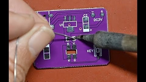 C.K. builds a LED Snowflake kit from Vogurtime