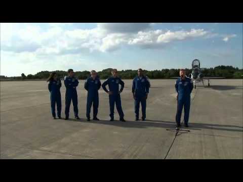 Shuttle Crew Arrives in Florida for Prelaunch Test