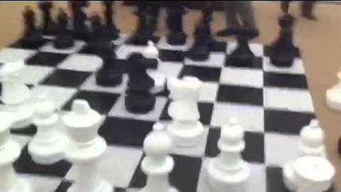 Chess World.net: London Classic 2011 Venue Footage - A big chess board! (Chessworld.net)