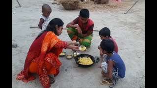 বাড়ির বাচ্চাদের সাথে নুডুলস রান্না করা ও খাওয়া |Cooking & Eating Cocola Noodles with Children|