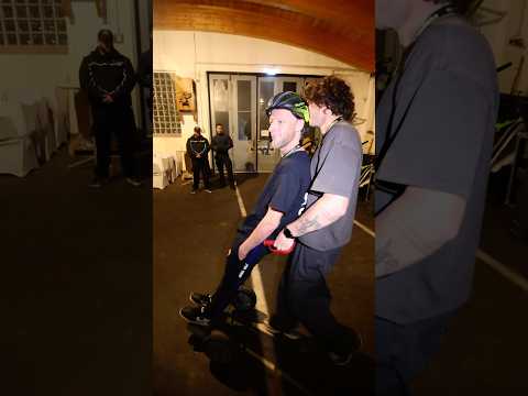 FRANKFURT Bustour - Stop 5 #frankfurt #bustour #fckngserious