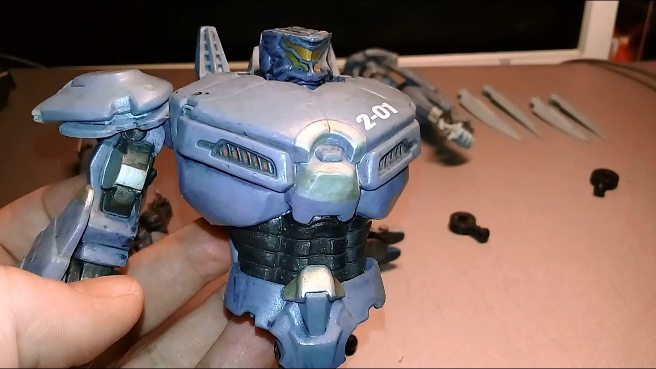 Neca Pacific Rim Jaeger's joint fixing with melting and prosthetics.