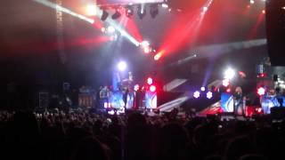 Luke Bryan - I Dont Want This Night To End Live St. Louis 9/14/12