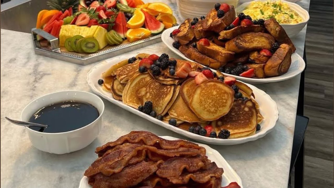 Make Breakfast With Me 🍳🥞! #morningroutine #livestream - YouTube