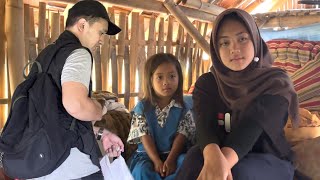 Perawan Desa Lisna Dan Liska Bahagia Sekali Saat Didatangin Pemuda Tdanan  Donatur Asal Prancis