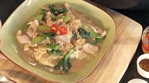 "Rad Na" Rice Noodles w/ Gravy Recipe  - Hot Thai ...