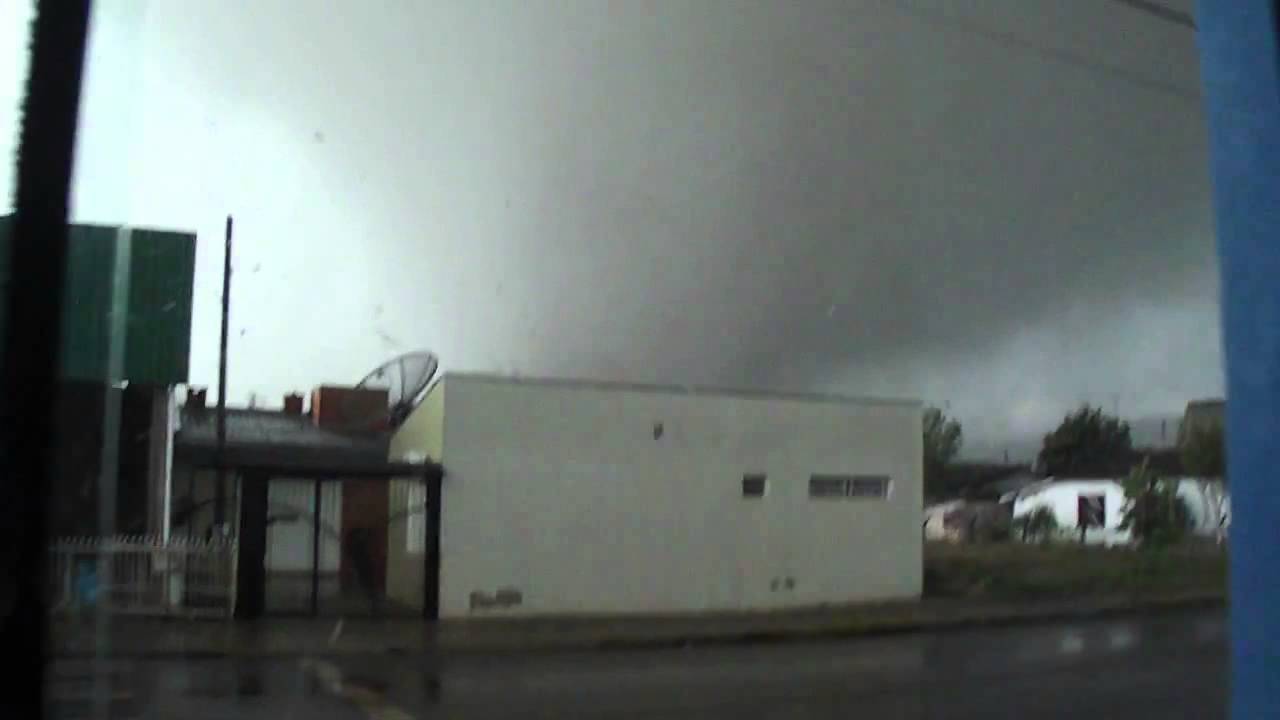 Rare Wedge tornado in Brazil '-  april  20 2015