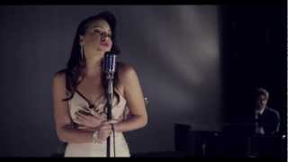 Davina Leone "Smile For Me" Spanish Version Official Music Video