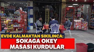 Okey Oynarken Kendilerini Ve Taşları Kolonya İle Dezenfekte Ettiler
