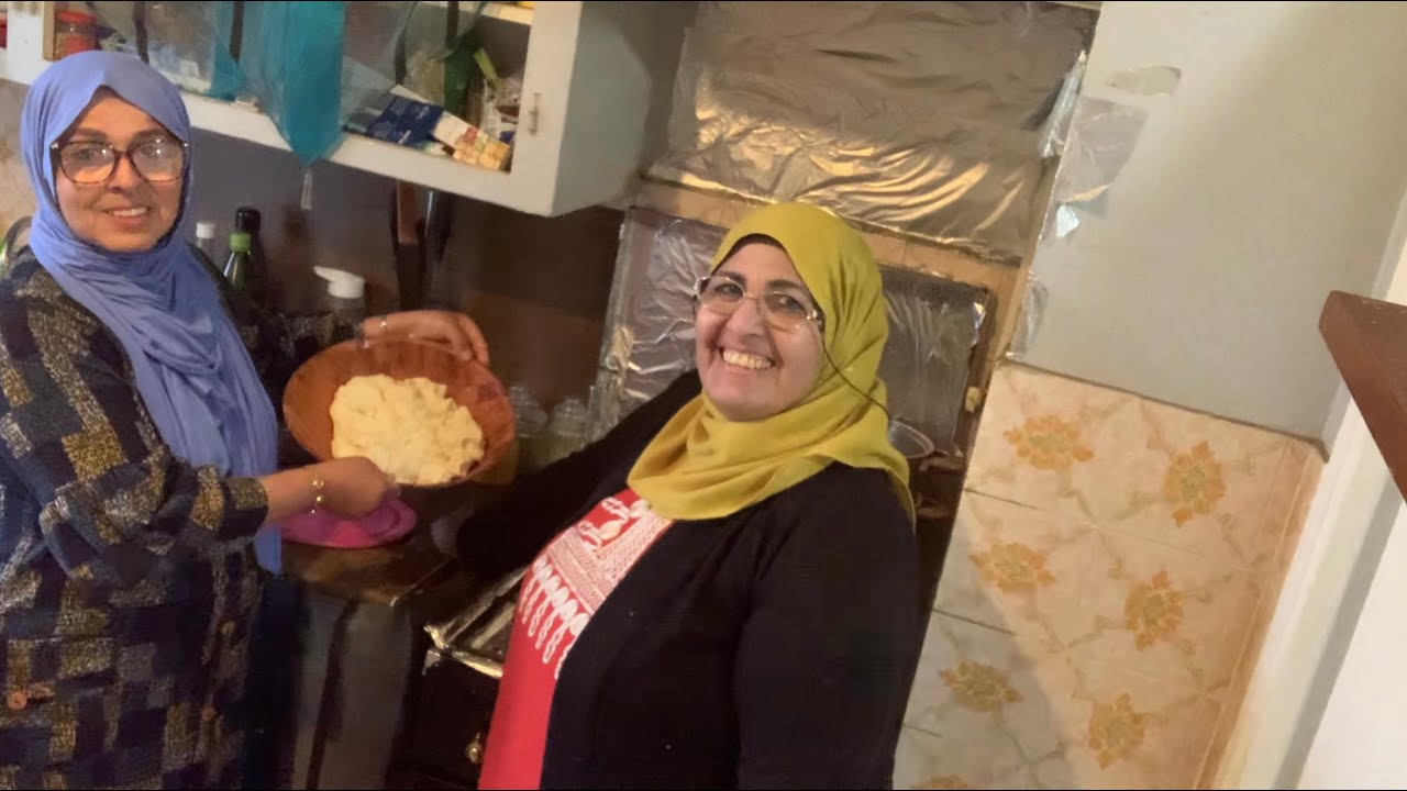 رفيسة تونسية من ايديات سعدودة /خرجة مع اختي وبناتها