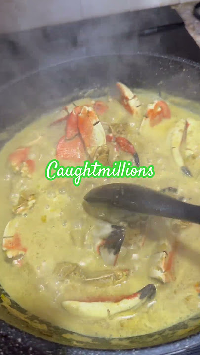World’s best Stone Crab curry is shaking! Like and subscribe.