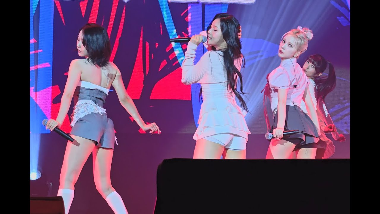 VIVIZ - MANIAC (MIXPOP CONCERT in Taipei) - YouTube