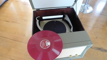 Silvertone Hi-Fi record player playing a 78 RPM record.