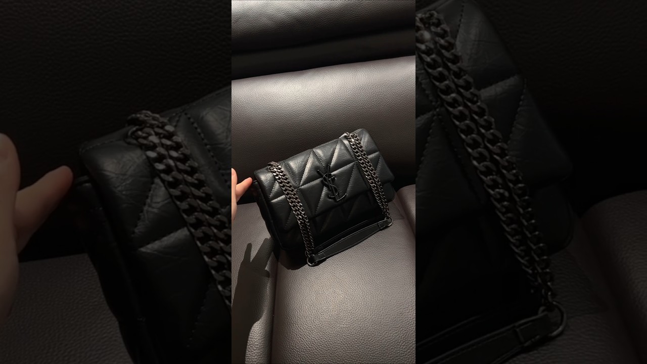 Роскошная, стильная, модная, новая, с длинным ремешком и цепочкой. 