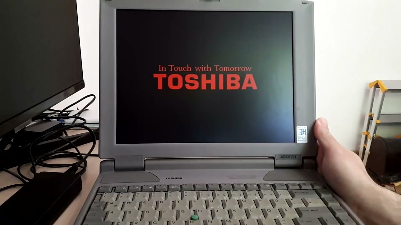 1996 Toshiba Satellite Pro 480CDT Vintage Laptop Review, Benchmarks and Specifications