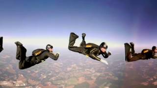 VR skydive with the US Army Golden Knights parachute team screenshot 2