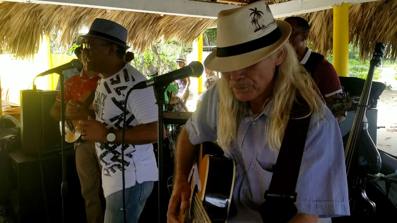 Son Dominicano en la playita de nigua