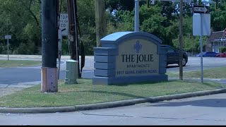 Some residents complain about living conditions at Jolie Apartments