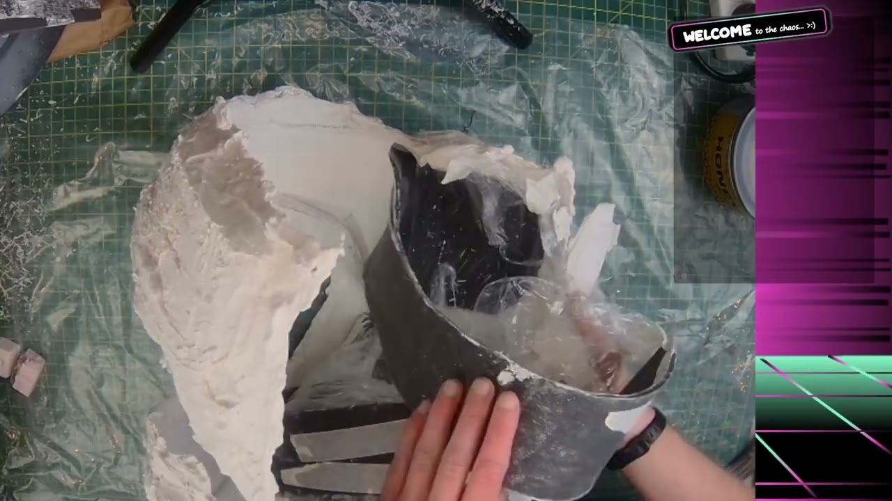 Fibreglassing two pieces in one sesh??