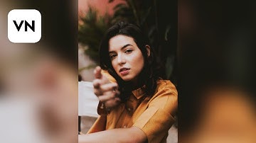 How to blur the side of a vertical video on vn video editor