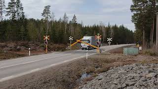 Järnvägsövergång utanför Högsby med 