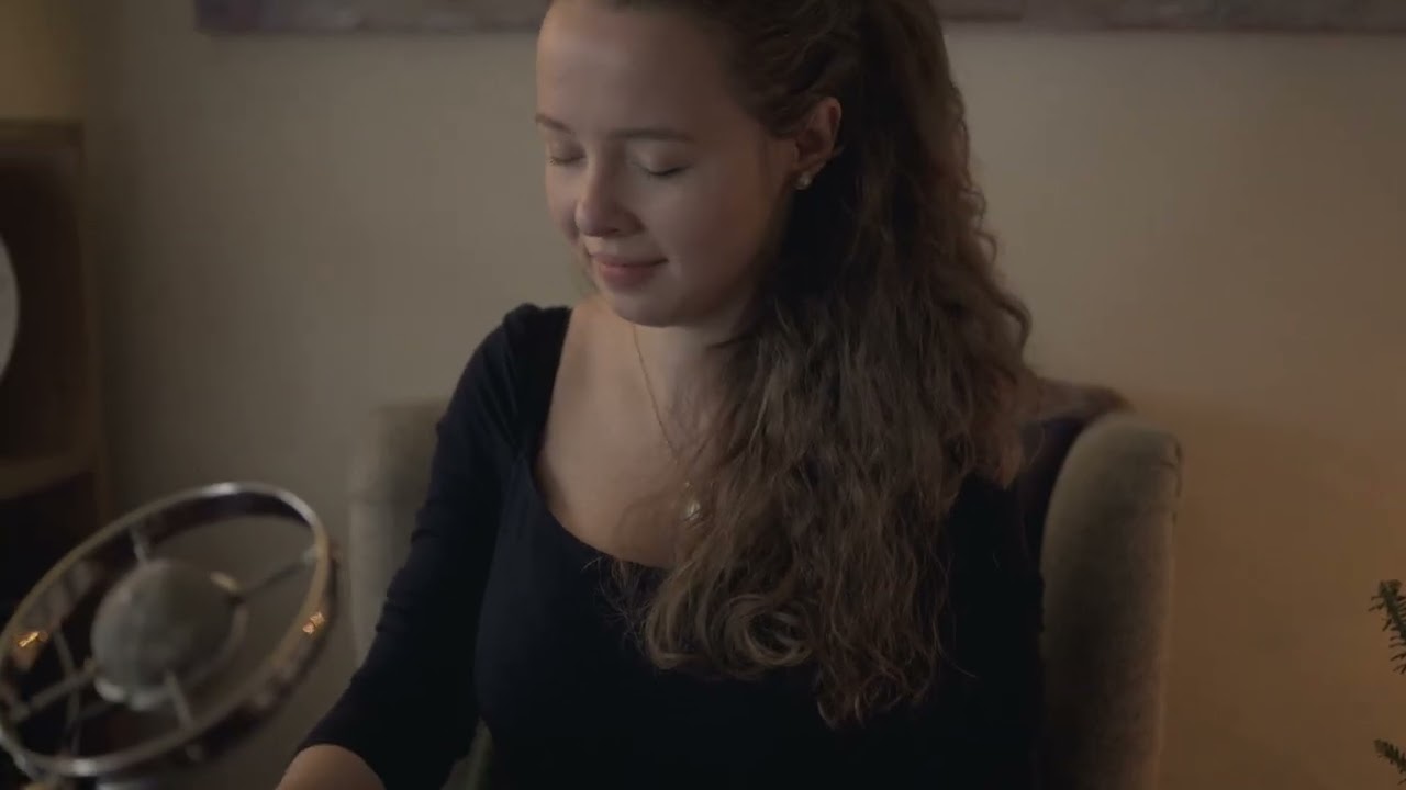 Catrióna Fee - Reels (Kiss the Maid Behind the Barrel/The Holy Land/The Skylark)