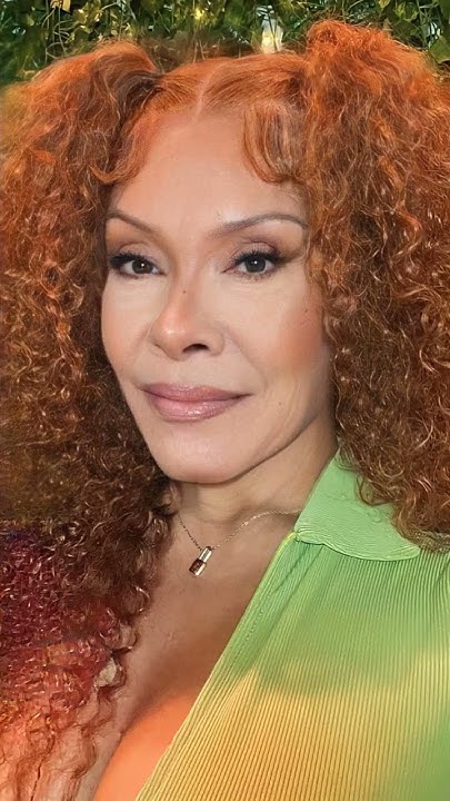 Create your own image for your photos - YouTube