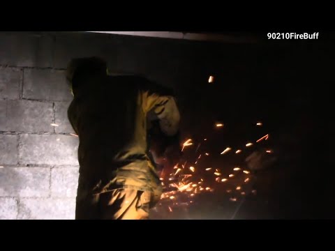 LACoFD Engine 14 Works an Auto Fire in South Los Angeles