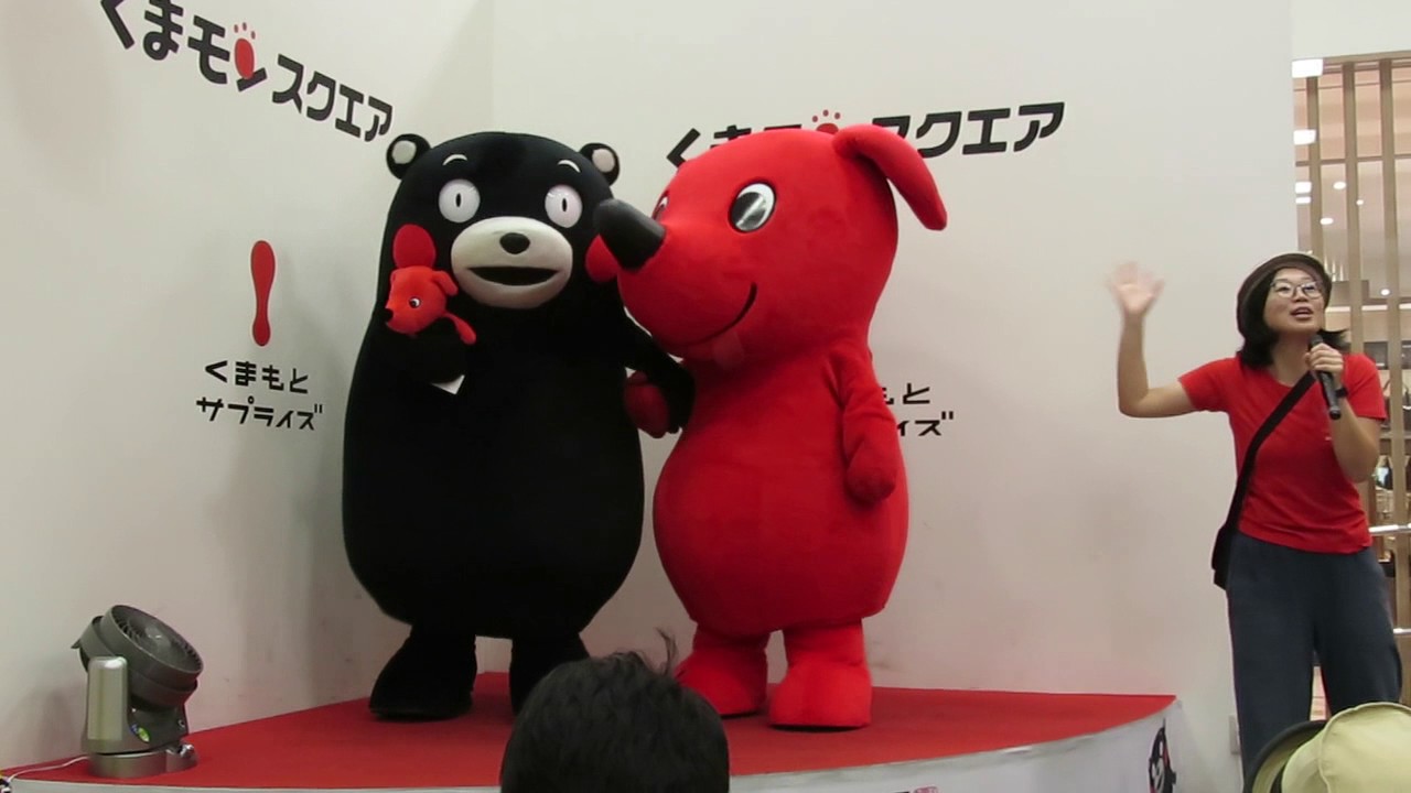 くまモンスクエアにチーバくん登場！！頭に「ピ」がつくクイズー☆あの話題の人は千葉県出身(^^)/
