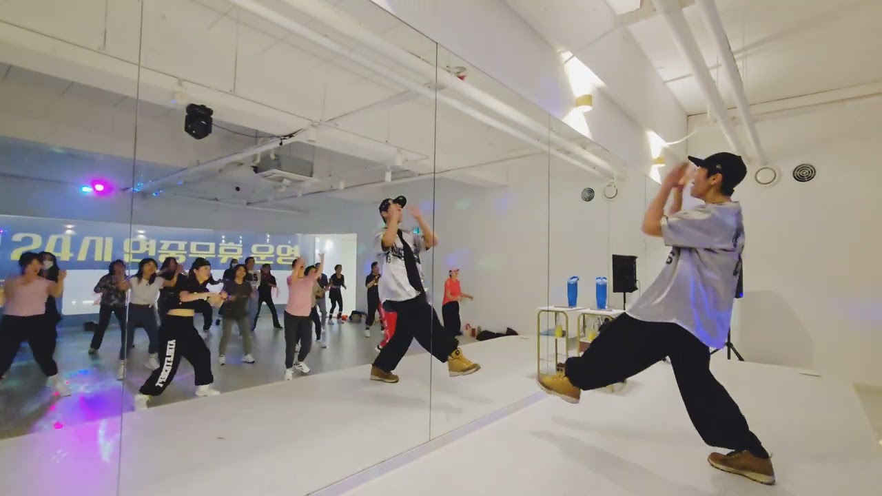 [La Vida Loca] #라비다로카 /#클로버 / #힙합몸풀이 / #이지댄스/ #댄스로빅 / #다이어트댄스 / #포인트댄스 / #오전반  / #DHD작품