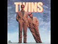 Twins Soundtrack - 2 Live Crew - Yakety Yak
