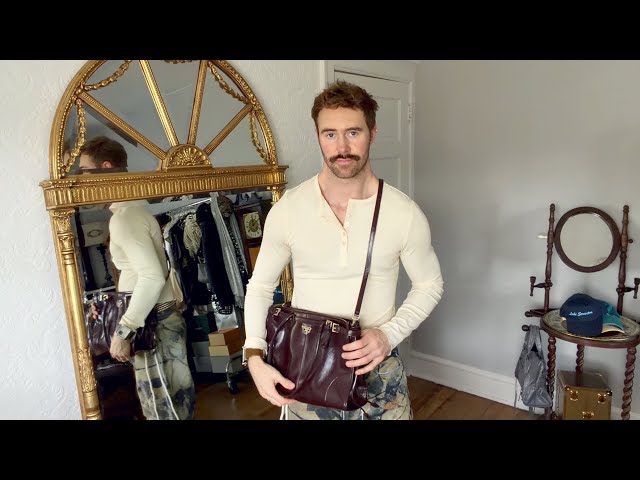 𝙋𝙍𝘼𝘿𝘼 Bonnie Leather Tote Bag | Tikhubs - YouTube