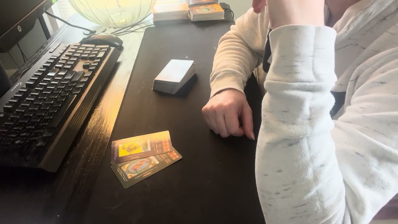 Рыбы ♓️ Проверка любовной энергии: 💡Ваша улыбка на этой неделе выглядит по-другому! 🌞♥️