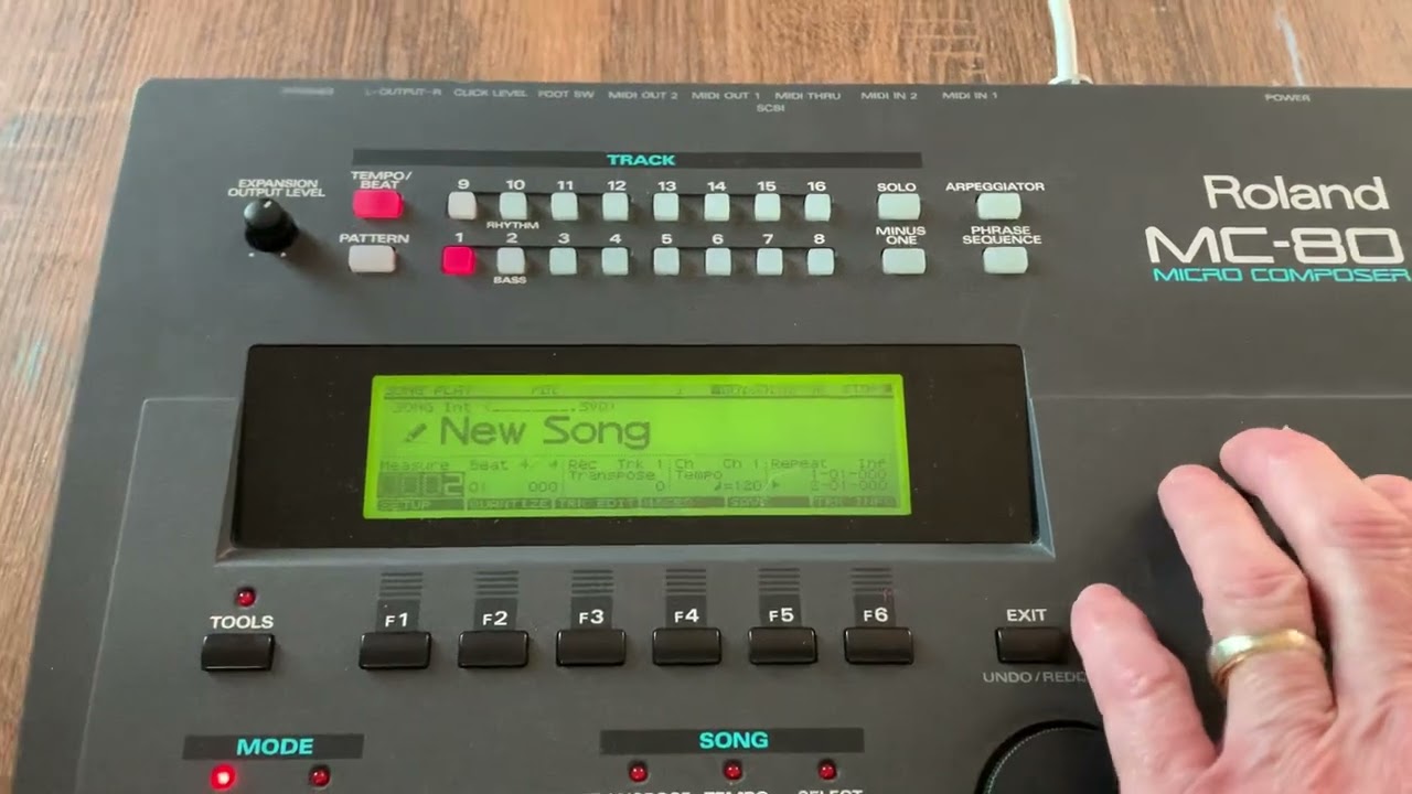 Roland MC-80 working - YouTube