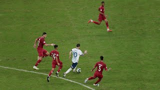 25 Times Lionel Messi Destroy Opponents With Body Feints