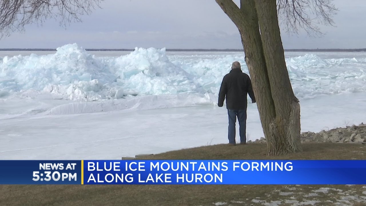 Blue ice mountains forming along Lake Huron YouTube
